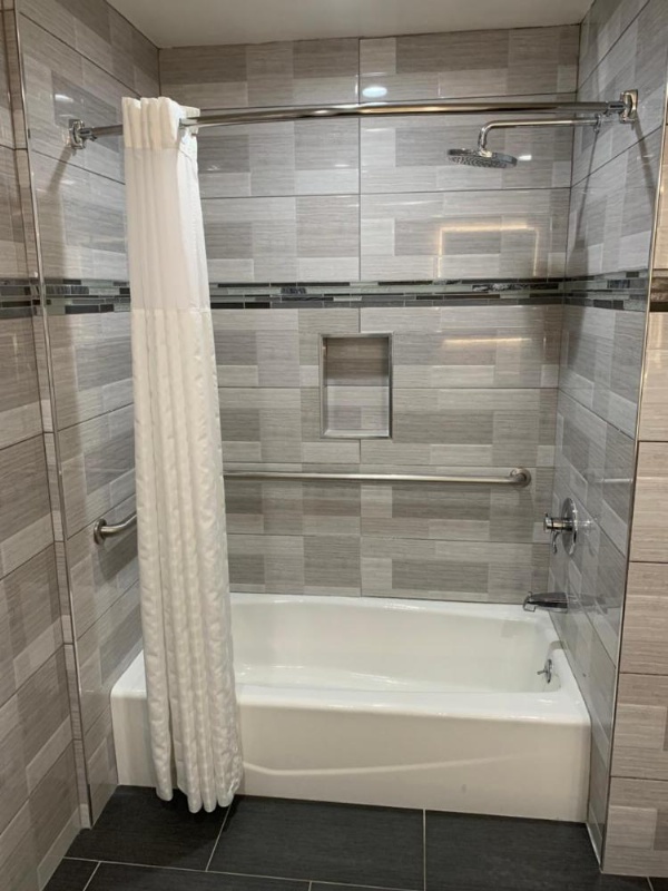 Mirage Inn & Suites image 8